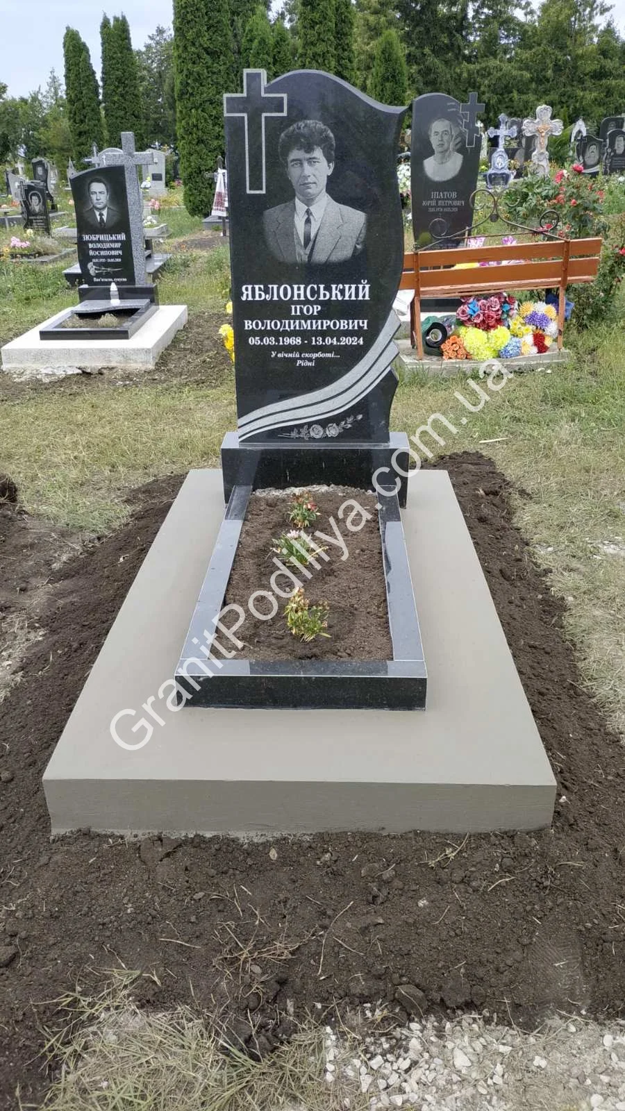 Одинарний пам'ятник з граніту - Кам'янець-Подільський | GranitPodillya